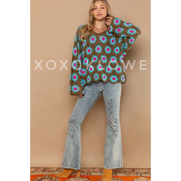 LAST ONE POL Olive + Blue Hand Knit Floral Crochet V Neck Sweater - Picture 13 of 15